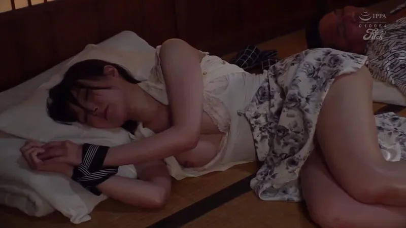 Xin chồng yêu đi bàn việc làm ăn với sếp, nữ nhân viên rơi vào kế hoạch của ông tiền bối biến thái