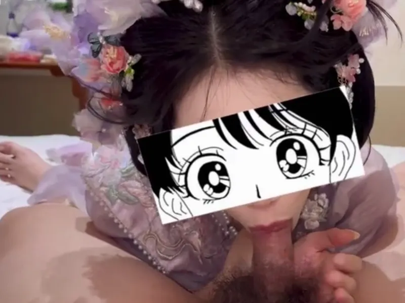 Gái xinh trong bộ đồ cục cưng liếm dương vật cực đã